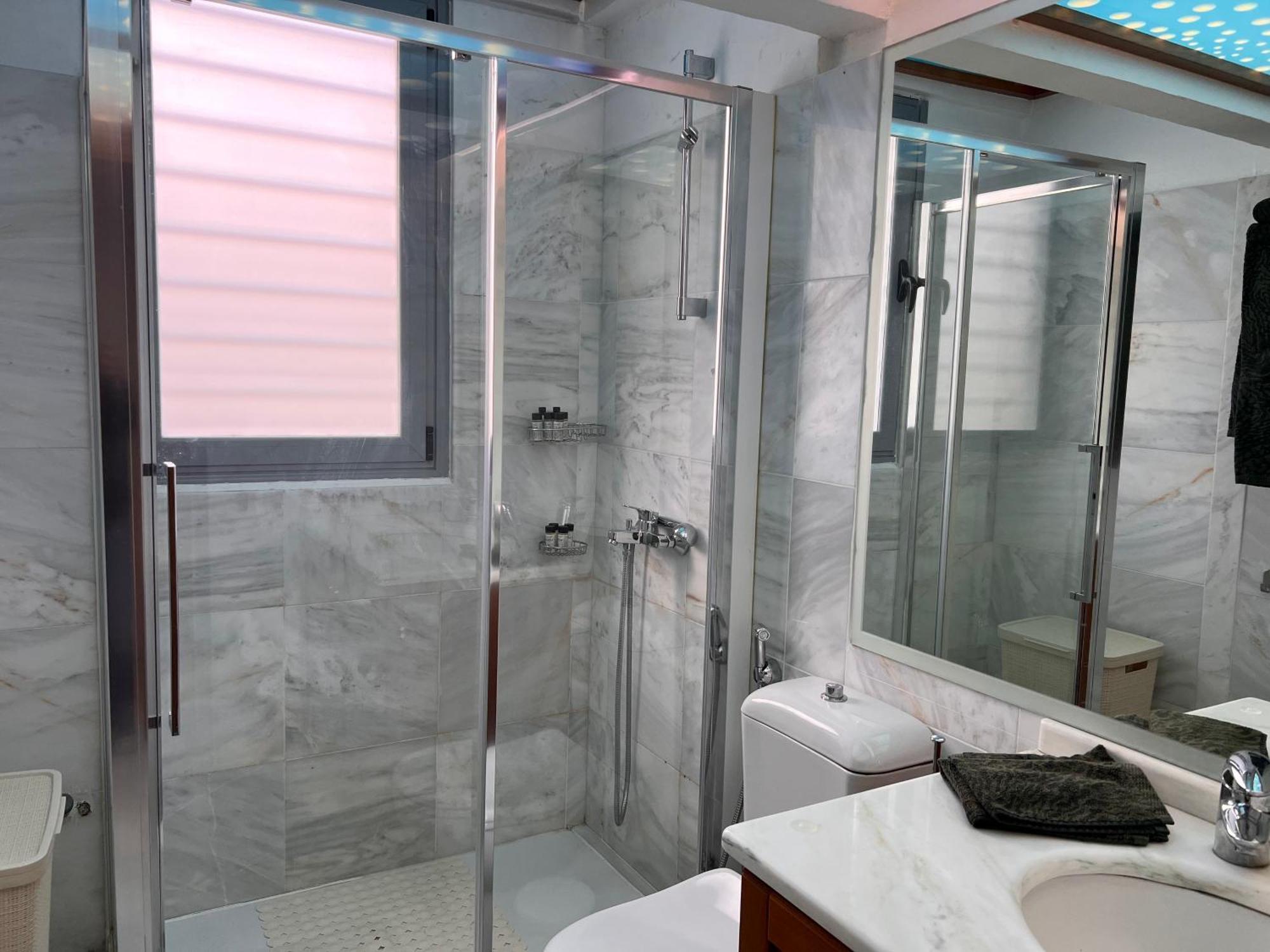 Blue Spacious Flat Wt Parking Nr Marousi Hospitals, By Promoshomes Athens Exterior photo